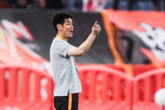 阿劳霍绝对是拜仁想要的转会目标，本周五图赫尔、拜仁体育总监弗罗因德与阿劳霍通了电话。